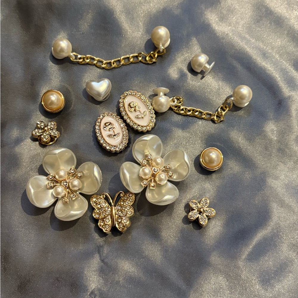 Elegant Gold and Pearl Jibbitz Set